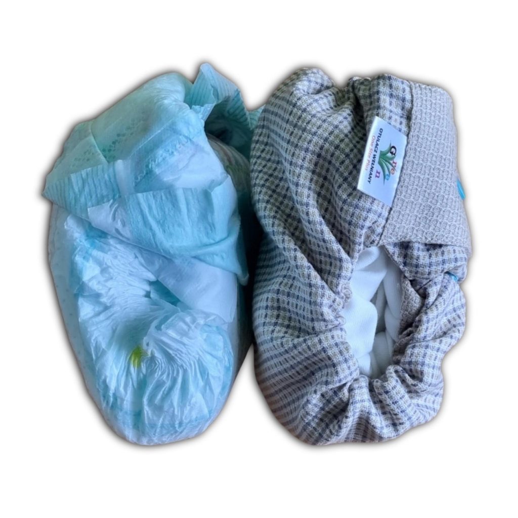 A comparison of disposable and clotch diaper